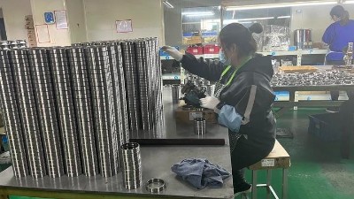 角接觸球軸承C和AC通用嗎？性能區別有哪些？