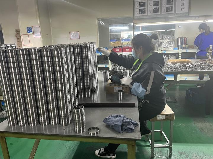 角接觸球軸承C和AC通用嗎？